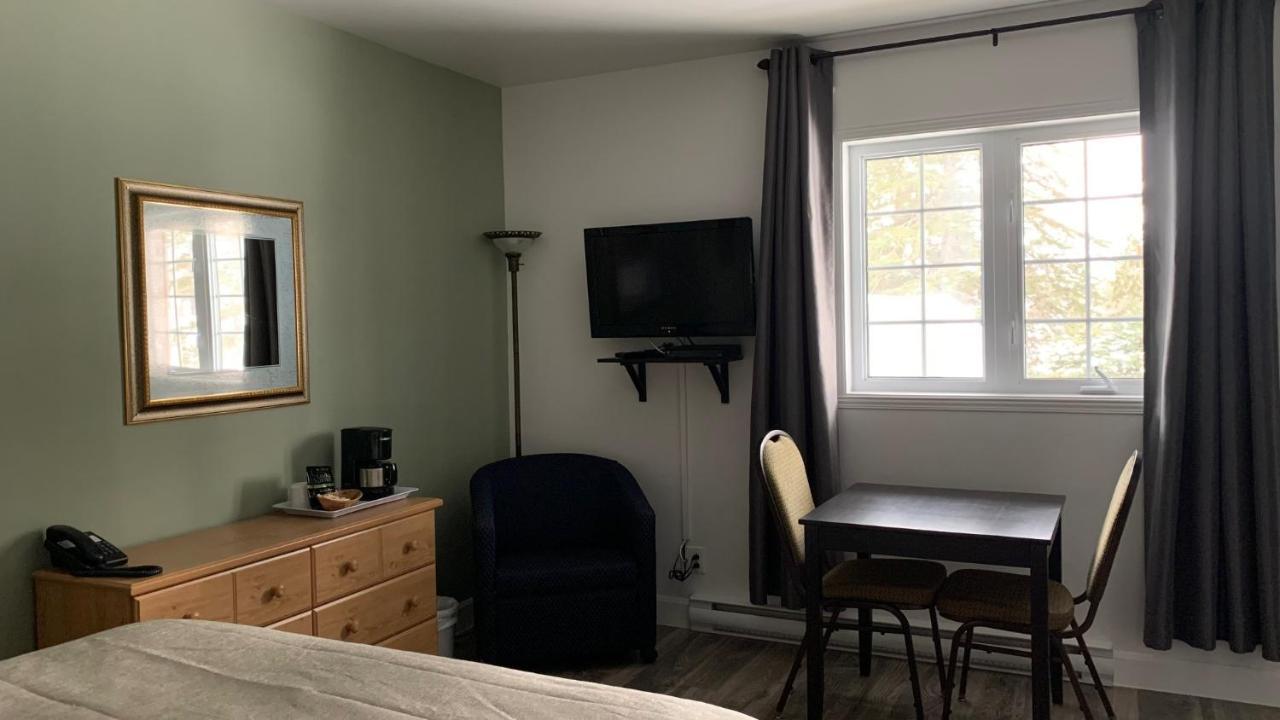 Motel Des Cascades Baie-Saint-Paul Kültér fotó