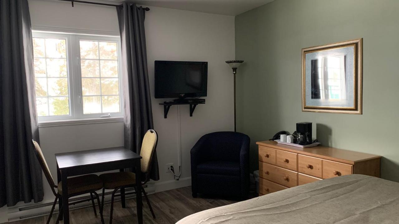 Motel Des Cascades Baie-Saint-Paul Kültér fotó