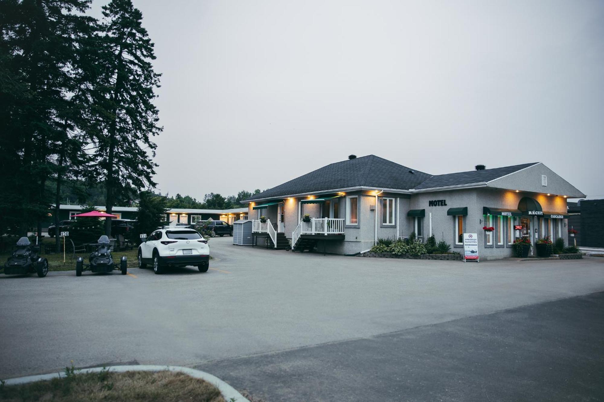 Motel Des Cascades Baie-Saint-Paul Kültér fotó